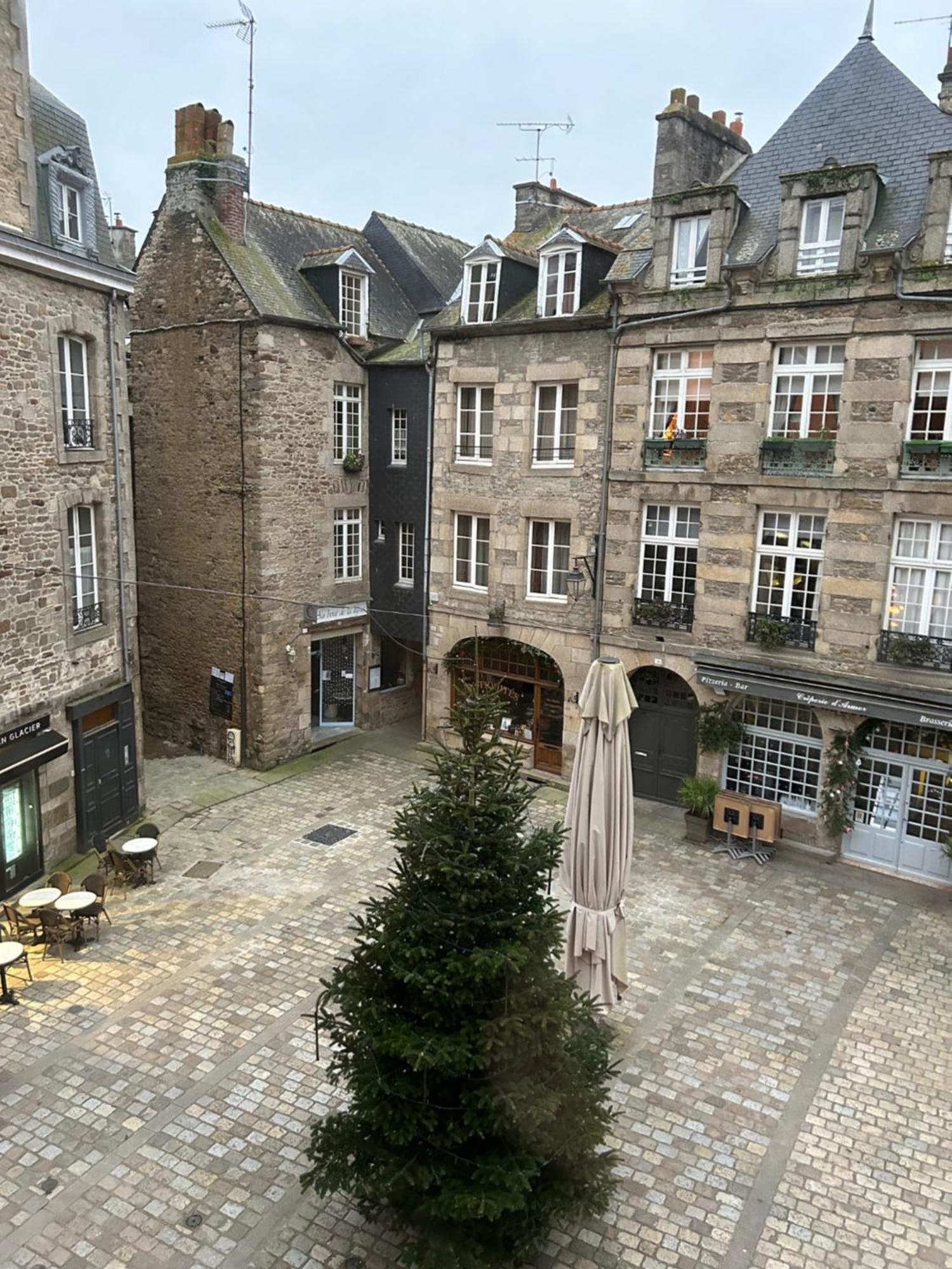 Spacieux Appartement Au Coeur Du Centre Historique De Ντινάν Εξωτερικό φωτογραφία
